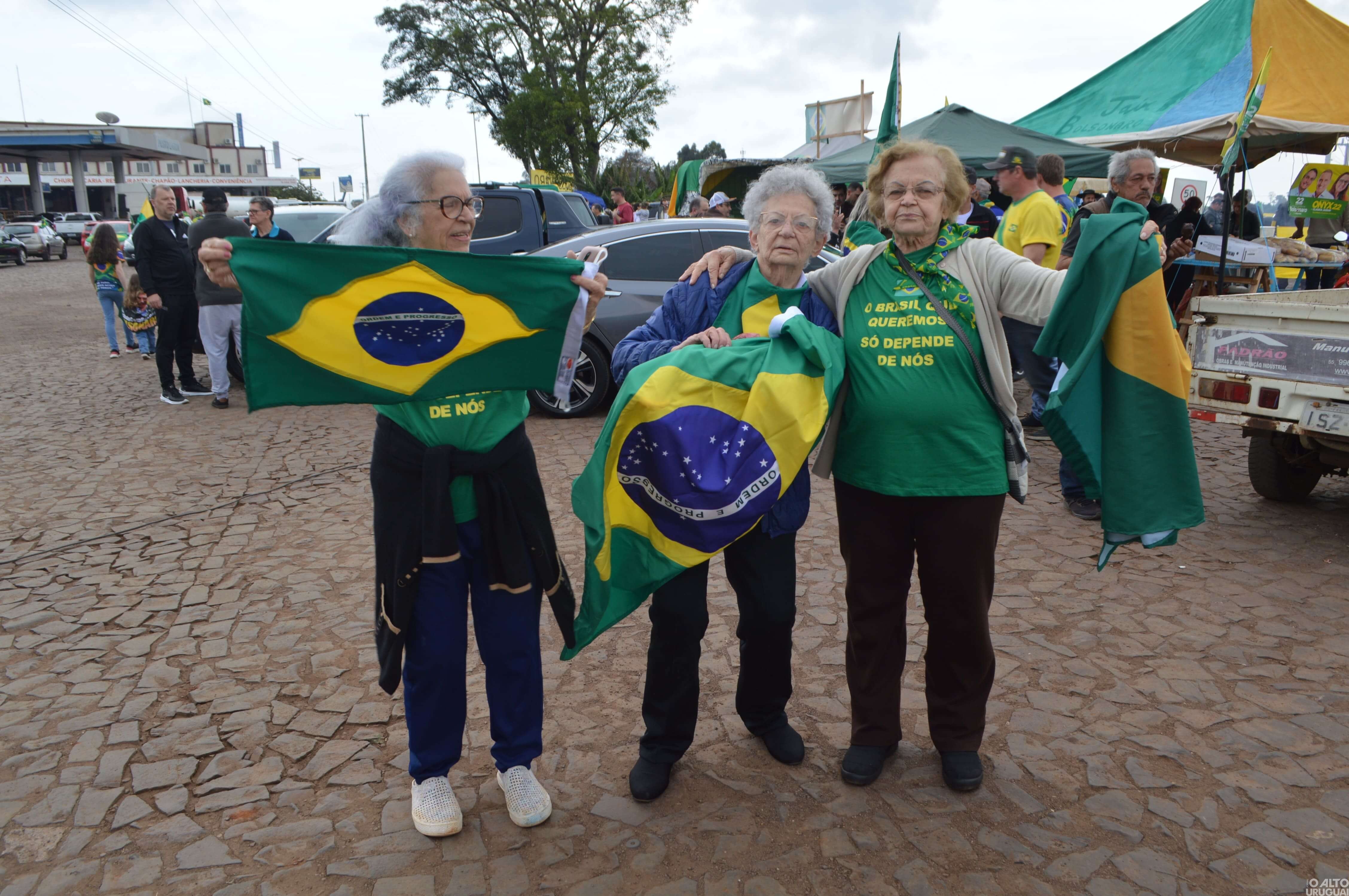 Atos a favor de Bolsonaro acontecem em FW