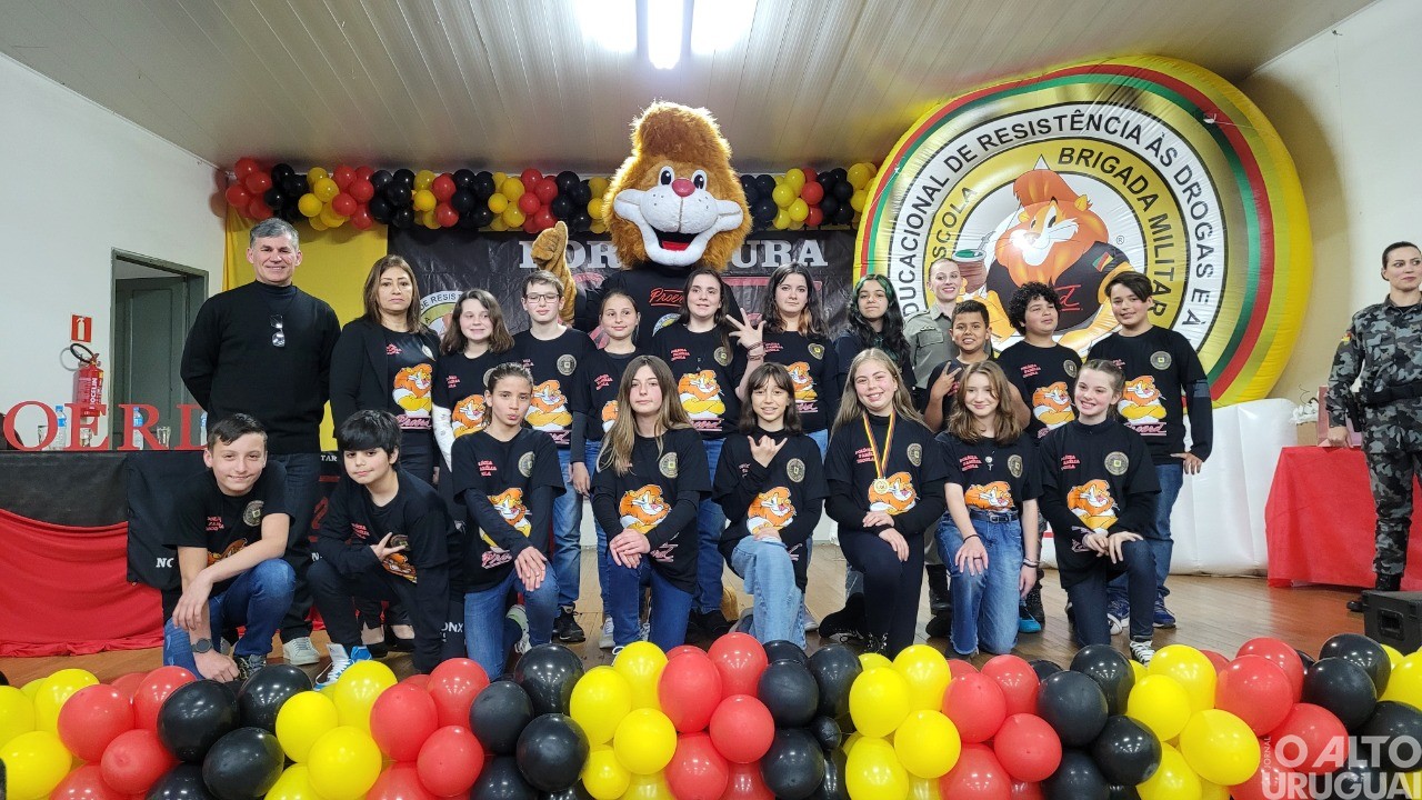 Brigada Militar realiza formatura do Proerd em FW