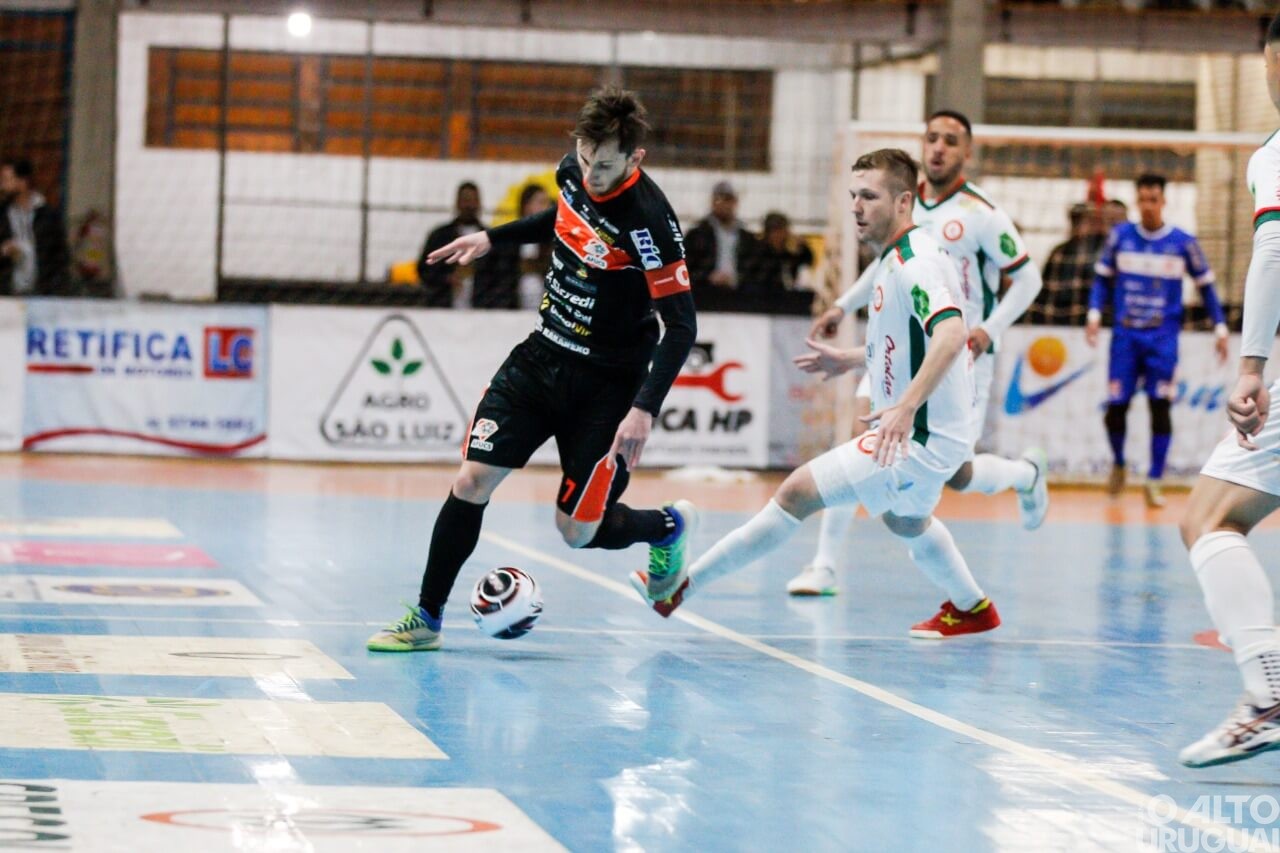 Afucs empata com AGE na estreia