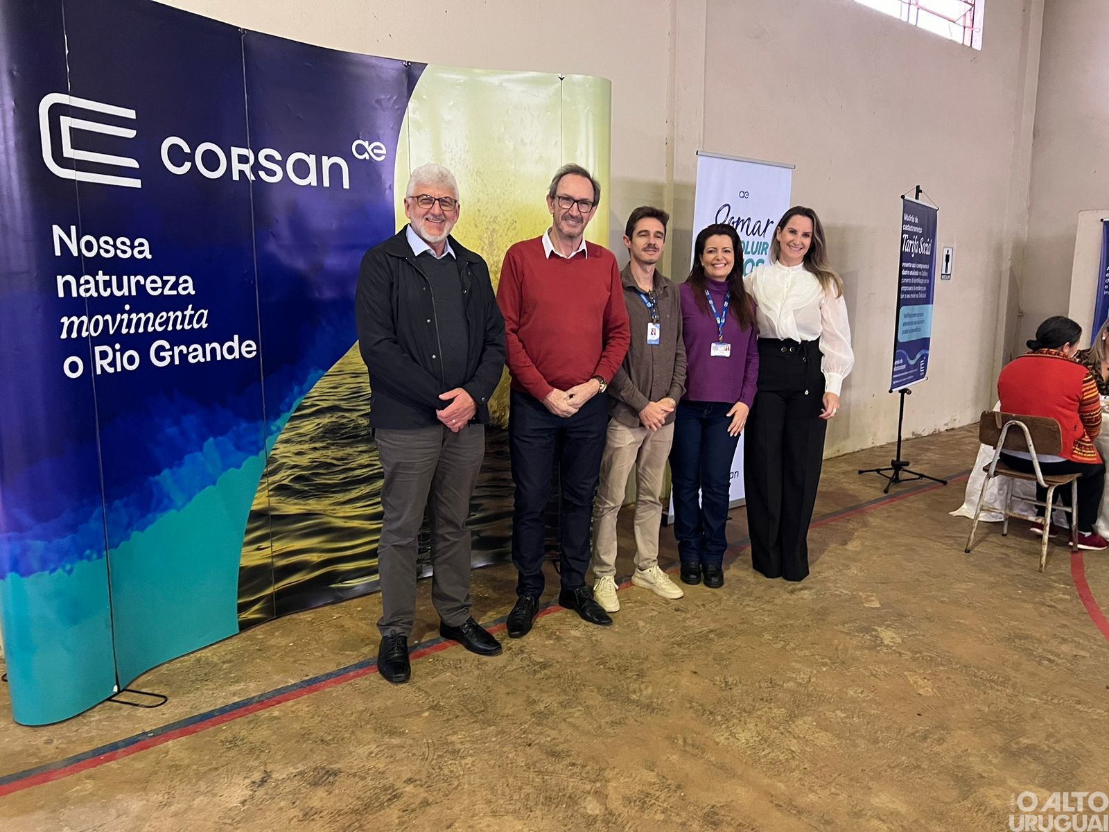 Mutirão cadastra famílias para desconto na conta de água em FW