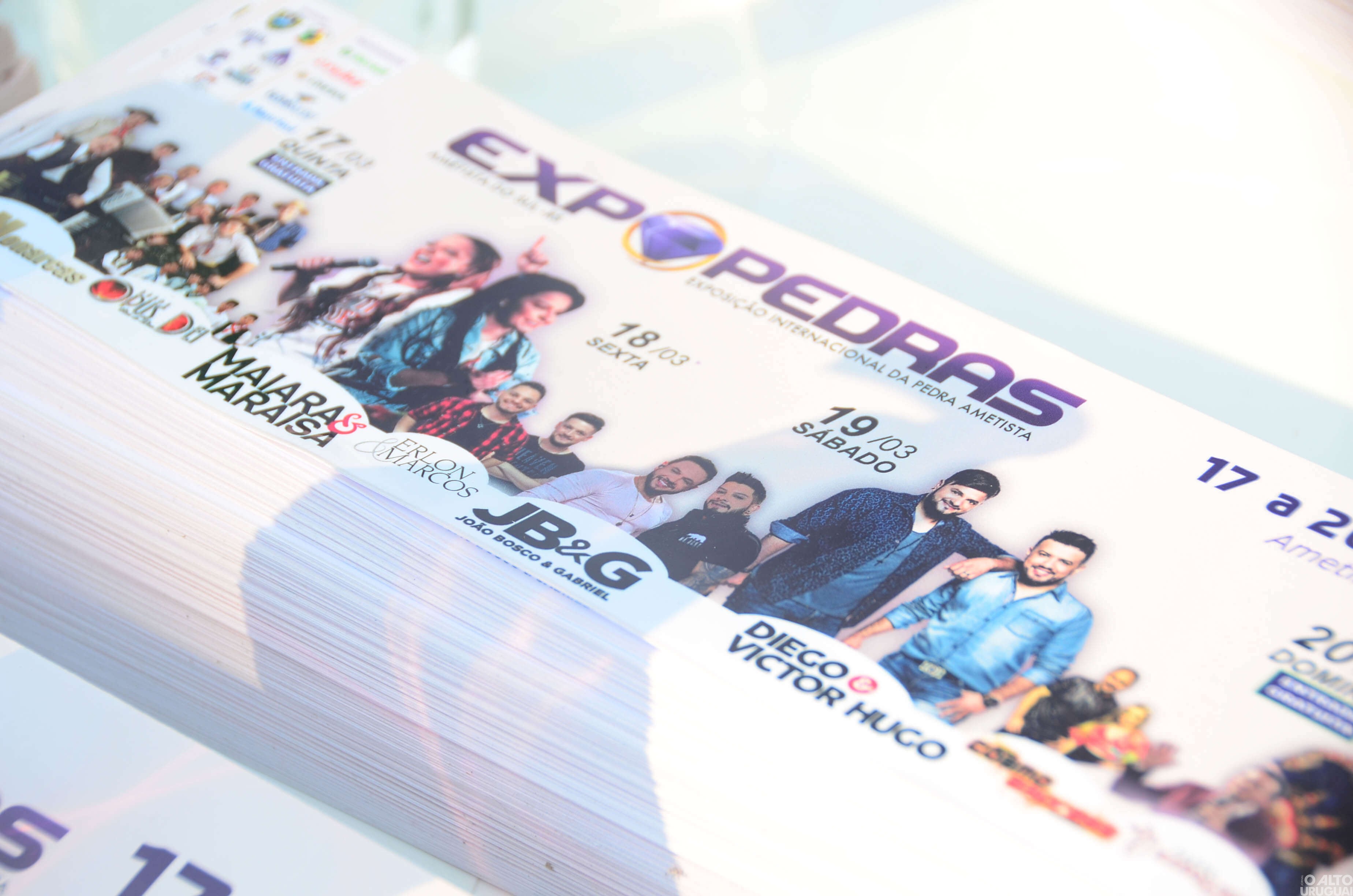 Organização da Expopedras realiza adesivaço em FW