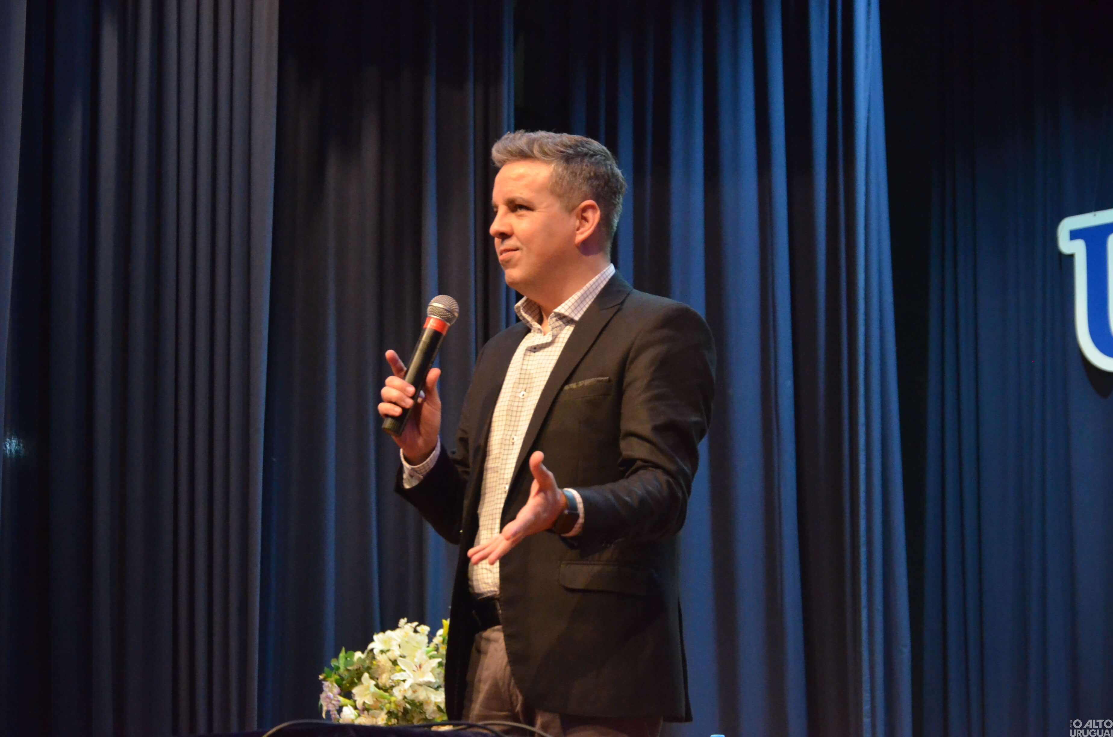 Seminário Regional sobre o Autismo é realizado em FW