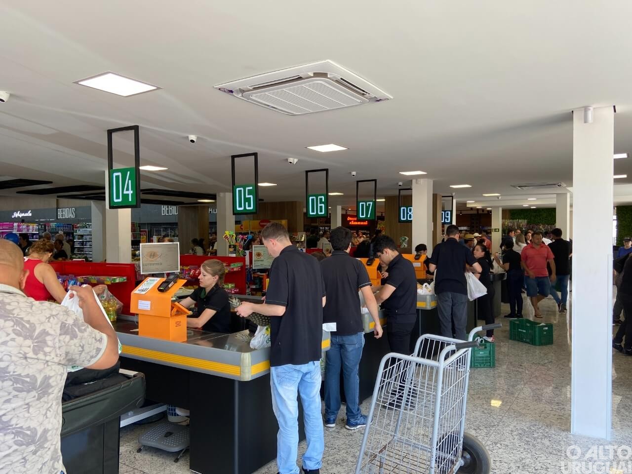 Cotrifred reinaugura supermercado de Frederico Westphalen