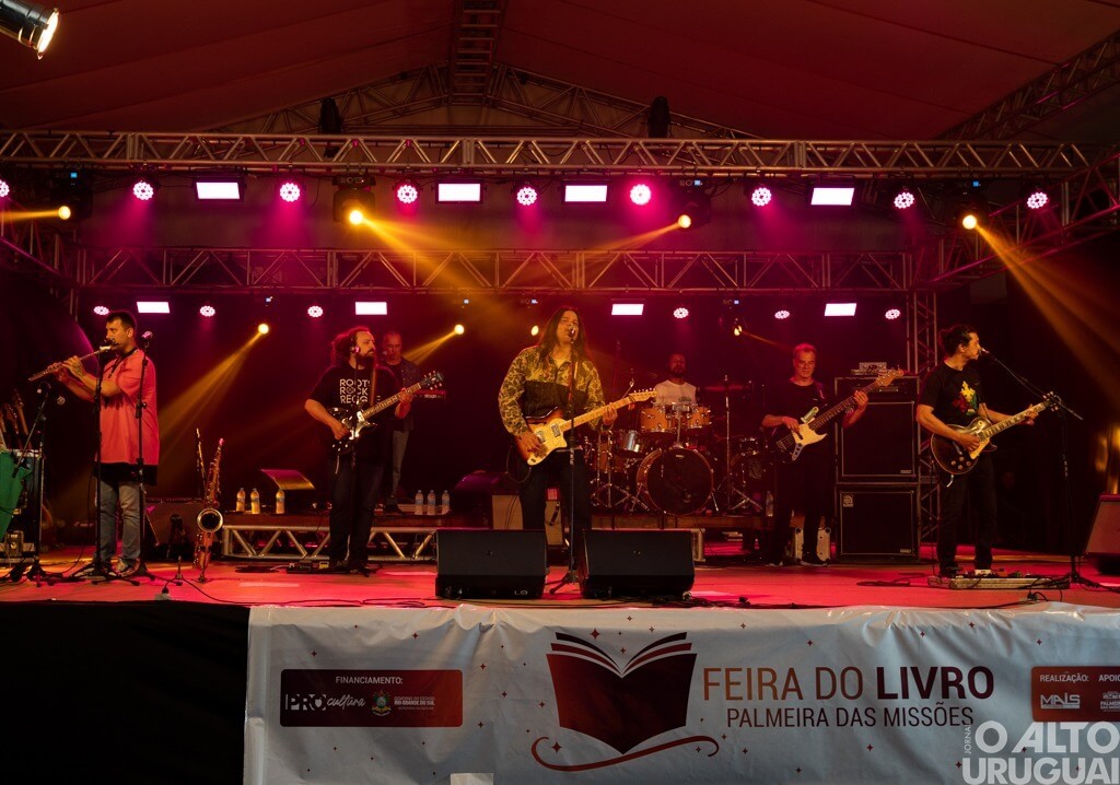 Mais de cinco mil pessoas participam da Feira do Livro de Palmeira das Missões
