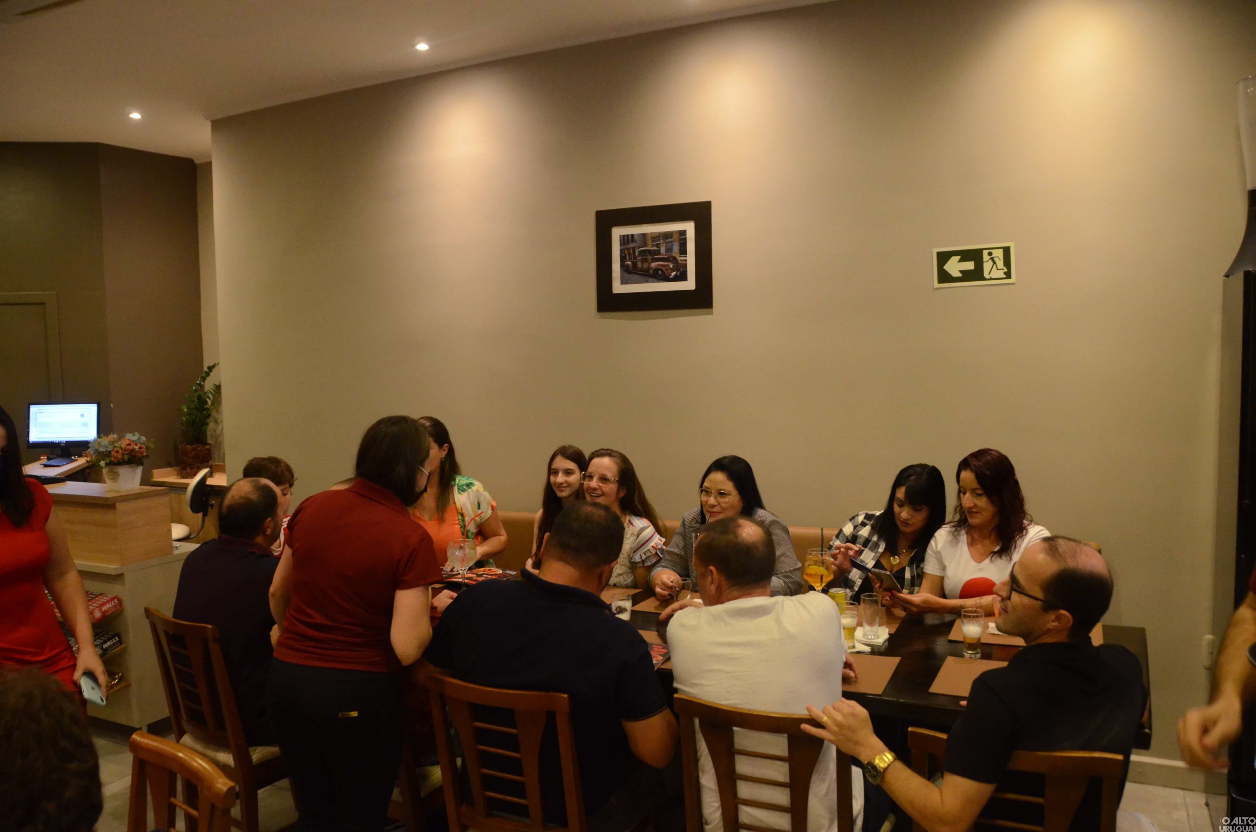 Fornalha Petiscaria e Hamburgueria inaugura em FW