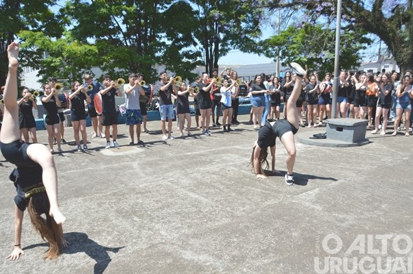 Bandas da Escola Cardeal Roncalli conquistam cinco títulos de campeãs e três de vice-campeãs em SC