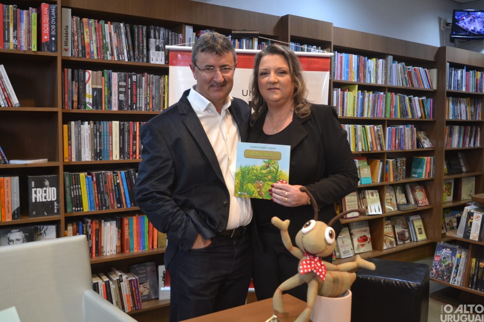 Frederiquense lança livro infantil