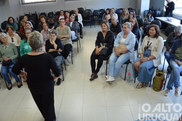 Tricolã promove workshop de tricô e crochê em FW