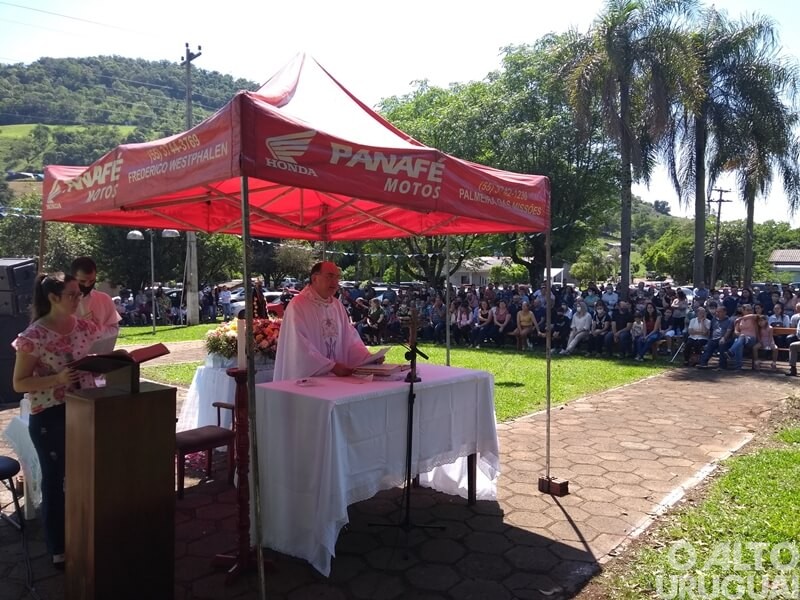 Grande público prestigia retomada da festa da linha Pedras Brancas