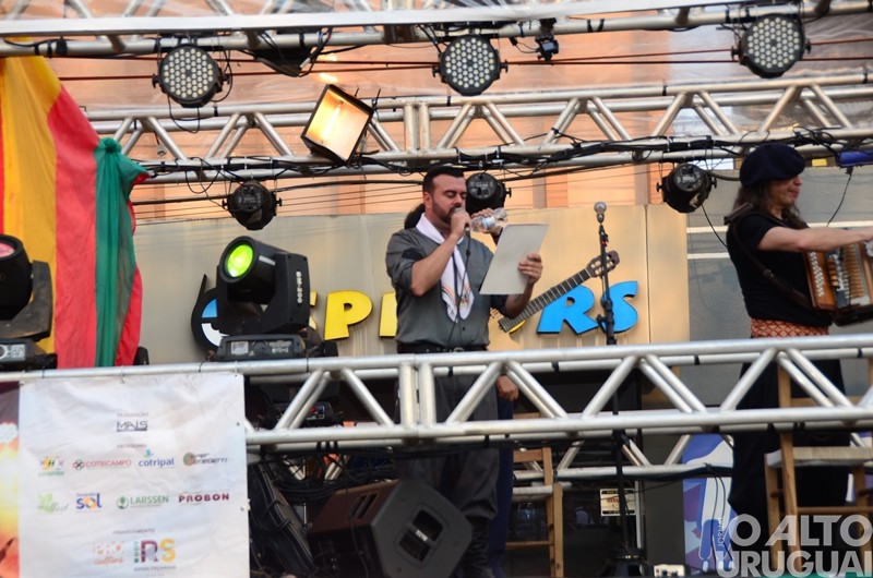 Renato Borghetti e Daniel Torres apresentam show farroupilha em FW