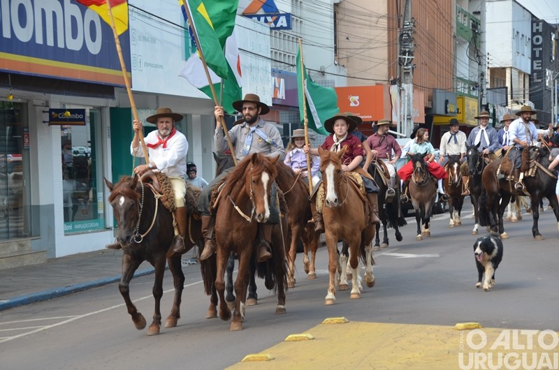 CTG Rodeio da Querência faz programação em homenagem ao Dia do Gaúcho