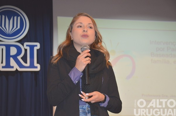 Seminário sobre o Autismo reúne mais de 300 pessoas em FW