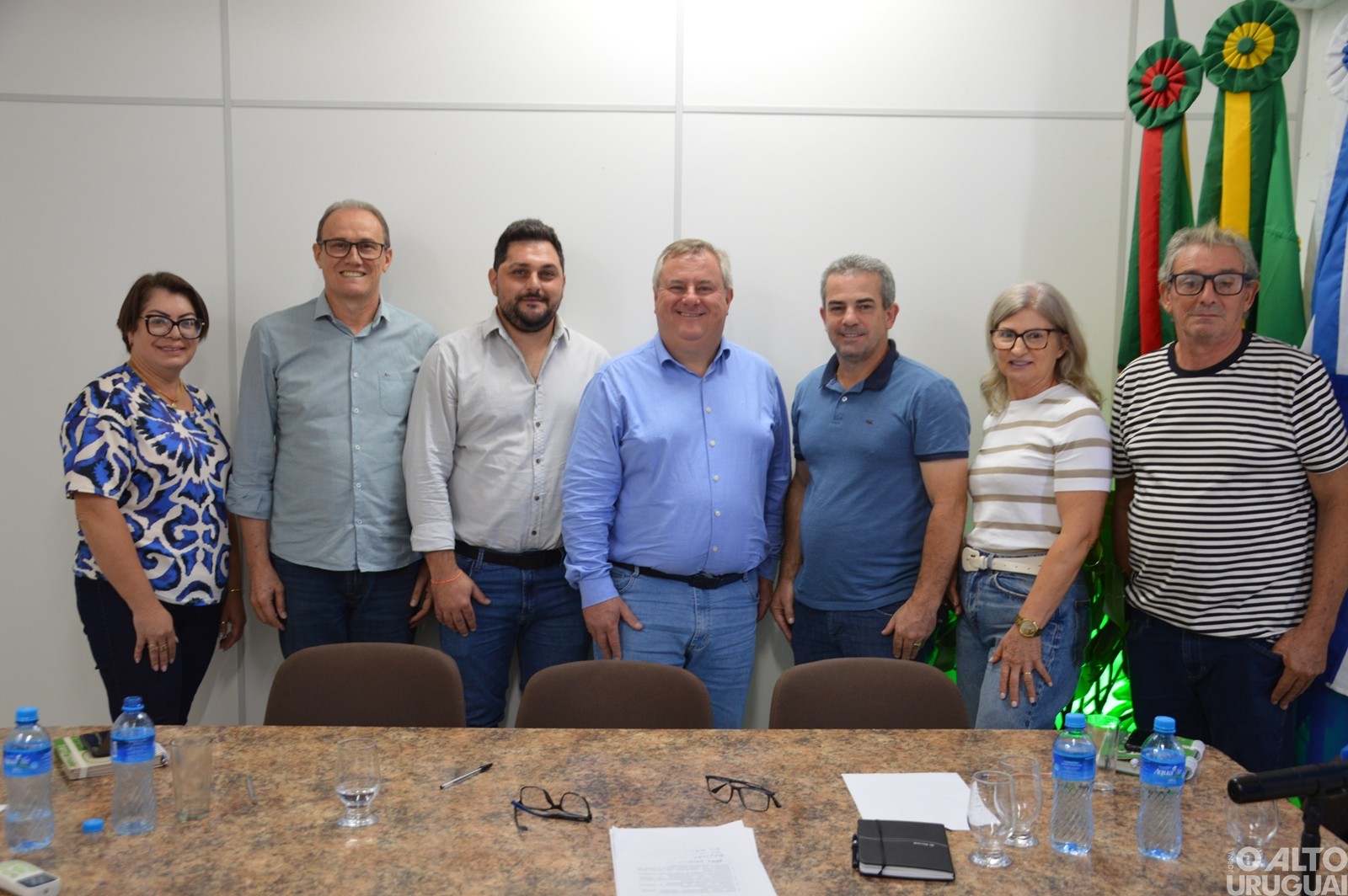 Prefeito eleito de Palmitinho apresenta secretários da gestão 2025-2028