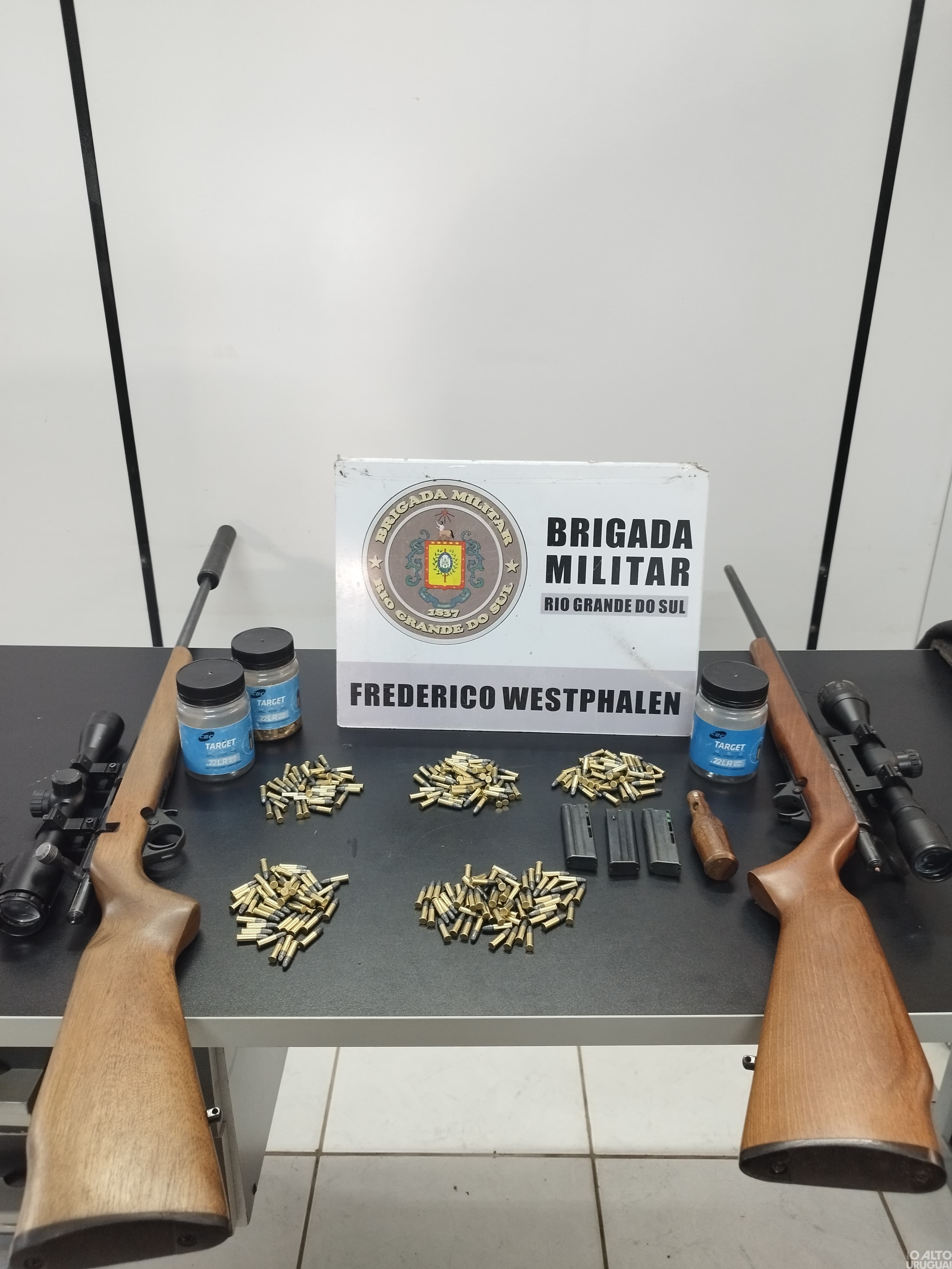 Brigada Militar efetua prisão de dois homens por caça ilegal de animais silvestres em Frederico Westphalen