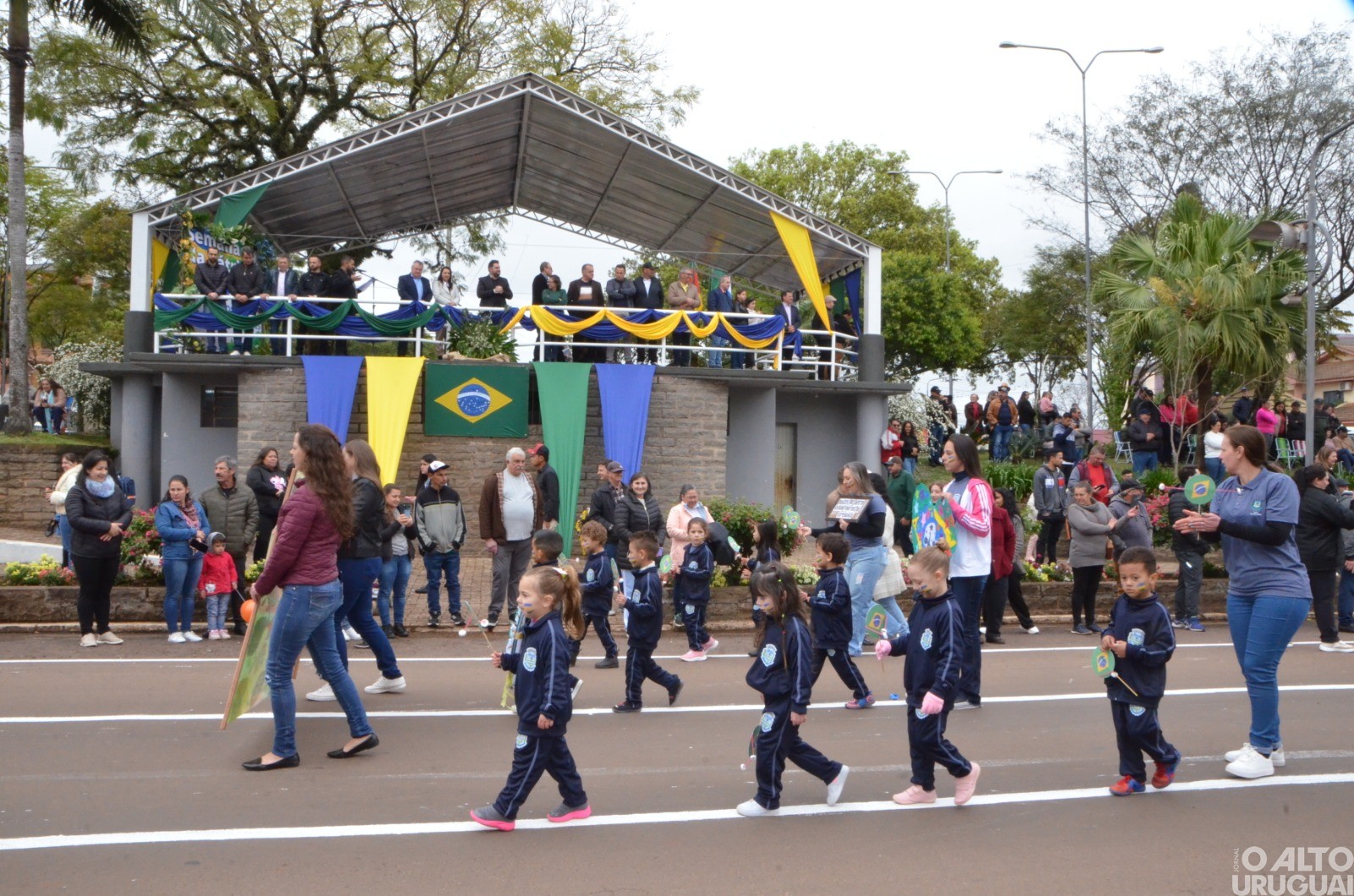 Desfile cívico encerra Semana da Pátria de Palmitinho