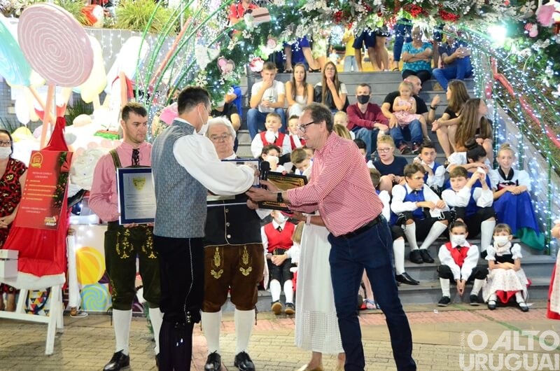 Apresentações do Centro Cultural 25 de Julho marcam noite do Frederico em Luz
