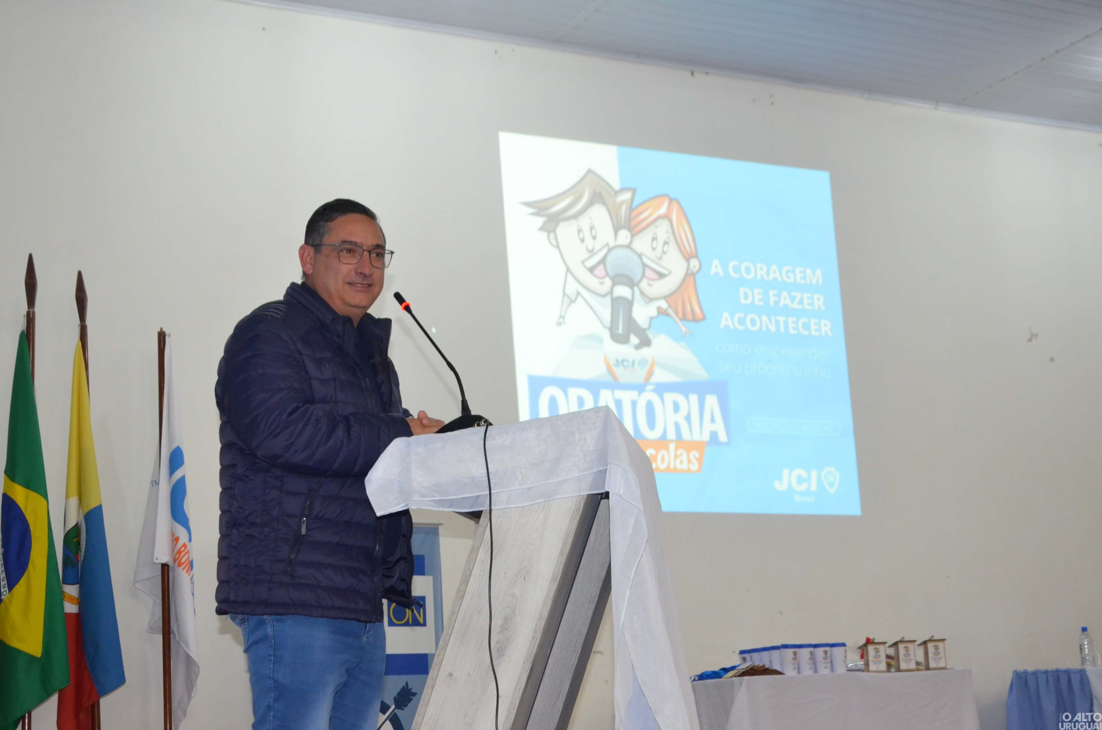 Três estudantes são premiadas na final municipal do Oratória nas Escolas em Rodeio Bonito