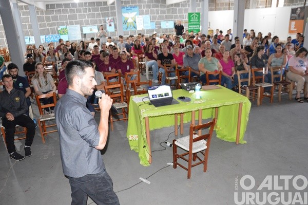 URI/FW realiza em Iraí Seminário de Projetos Profissionais e de Vida dos alunos
