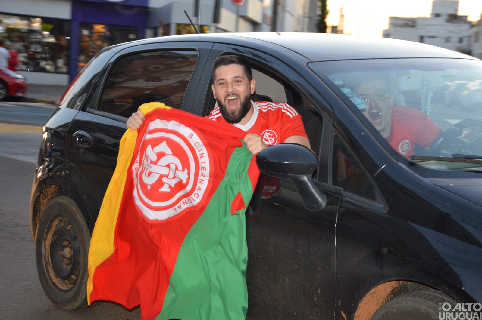 Torcedores do Inter comemoram título do Gauchão em Frederico Westphalen