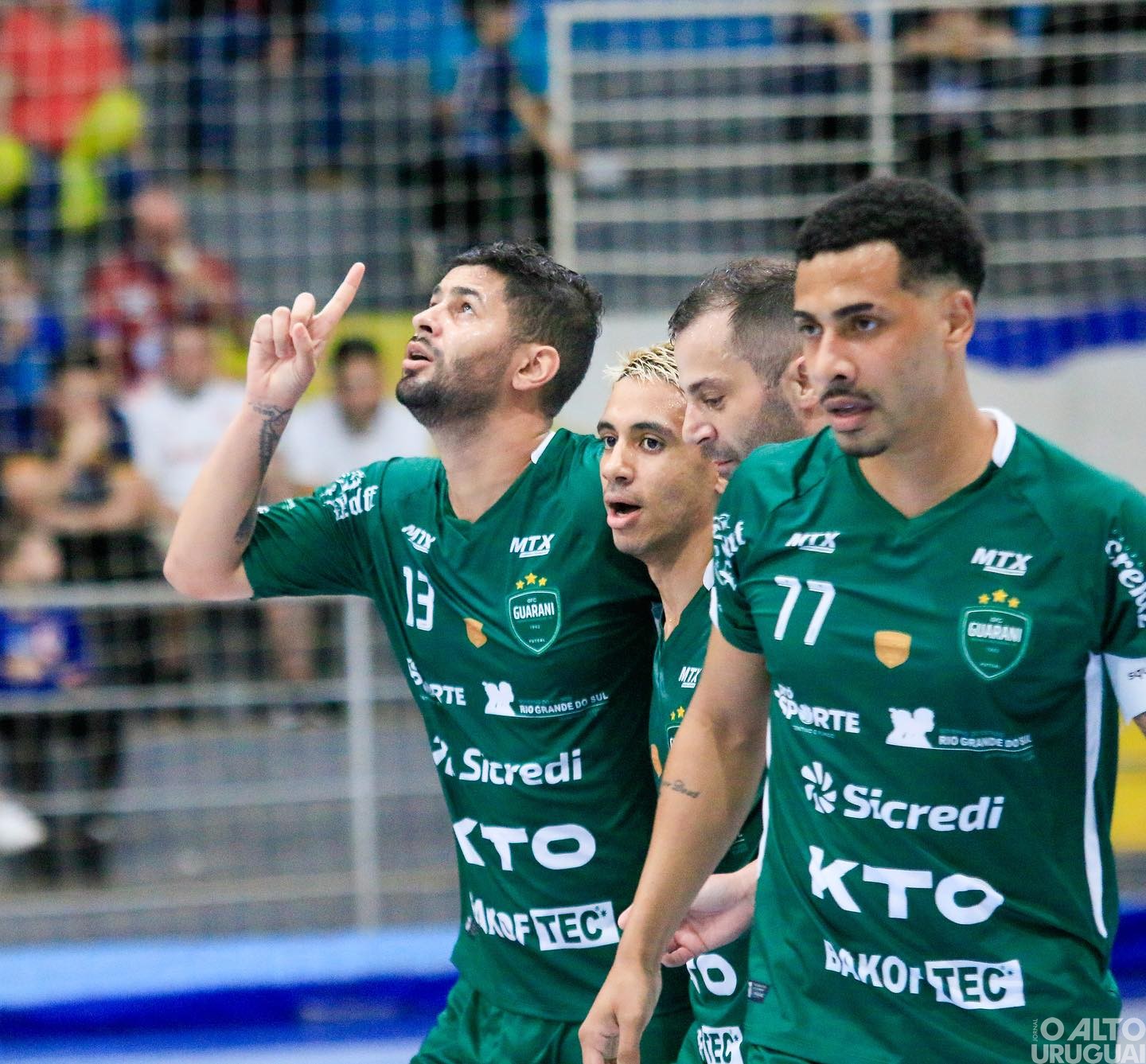 Guarani encara o Cerro Largo na noite desta terça-feira