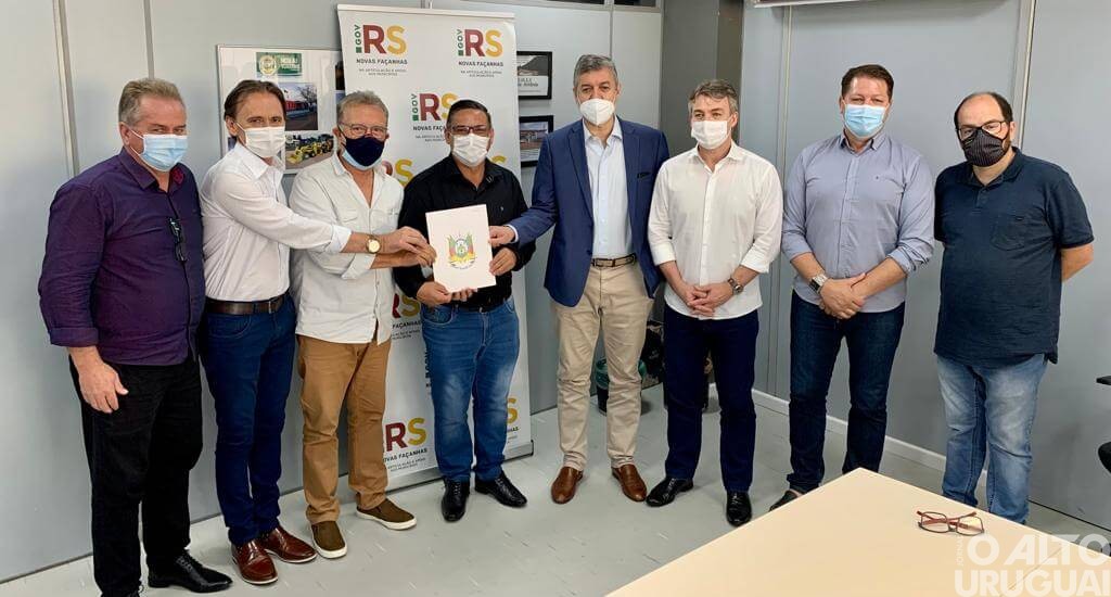 Pinhal firma convênio com o Governo do Estado para obra de pavimentação