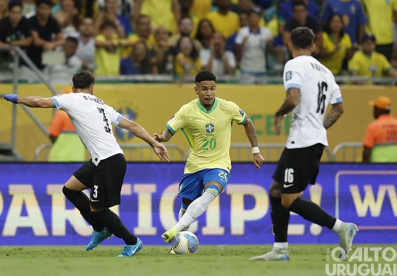 Brasil empata com o Uruguai