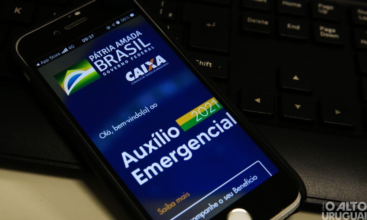 Auxílio emergencial pode ser sacado por trabalhadores nascidos em outubro