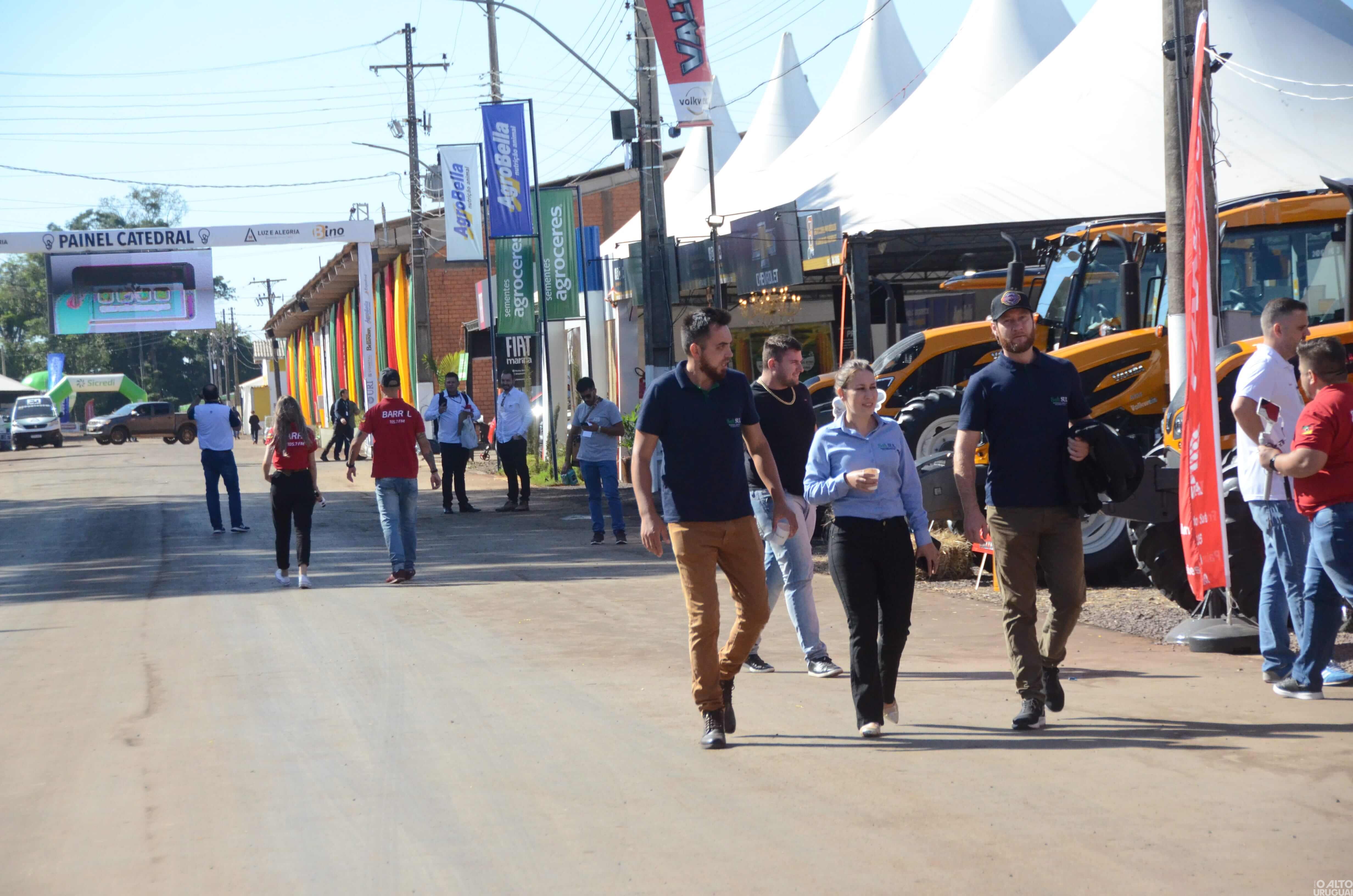 Pavilhões abrem para exposição na Expofred 2022