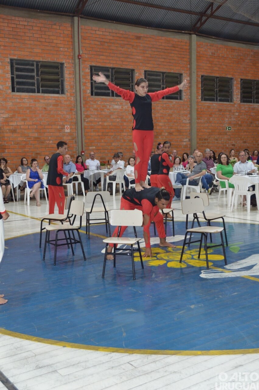 Jantar marca 40 anos da Apae-FW