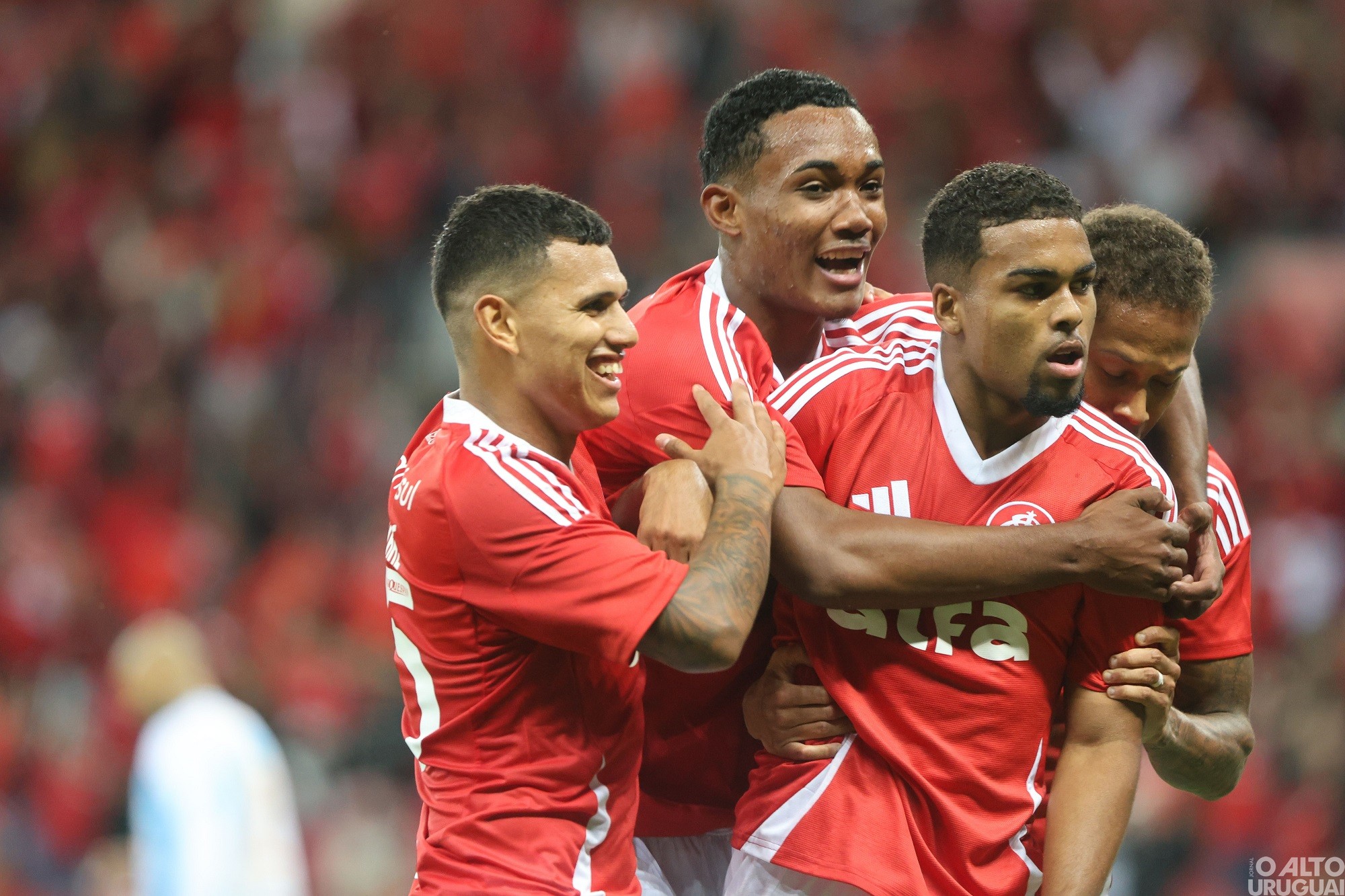 Em noite sem brilho, Inter vence Maracanã pela Copa do Brasil
