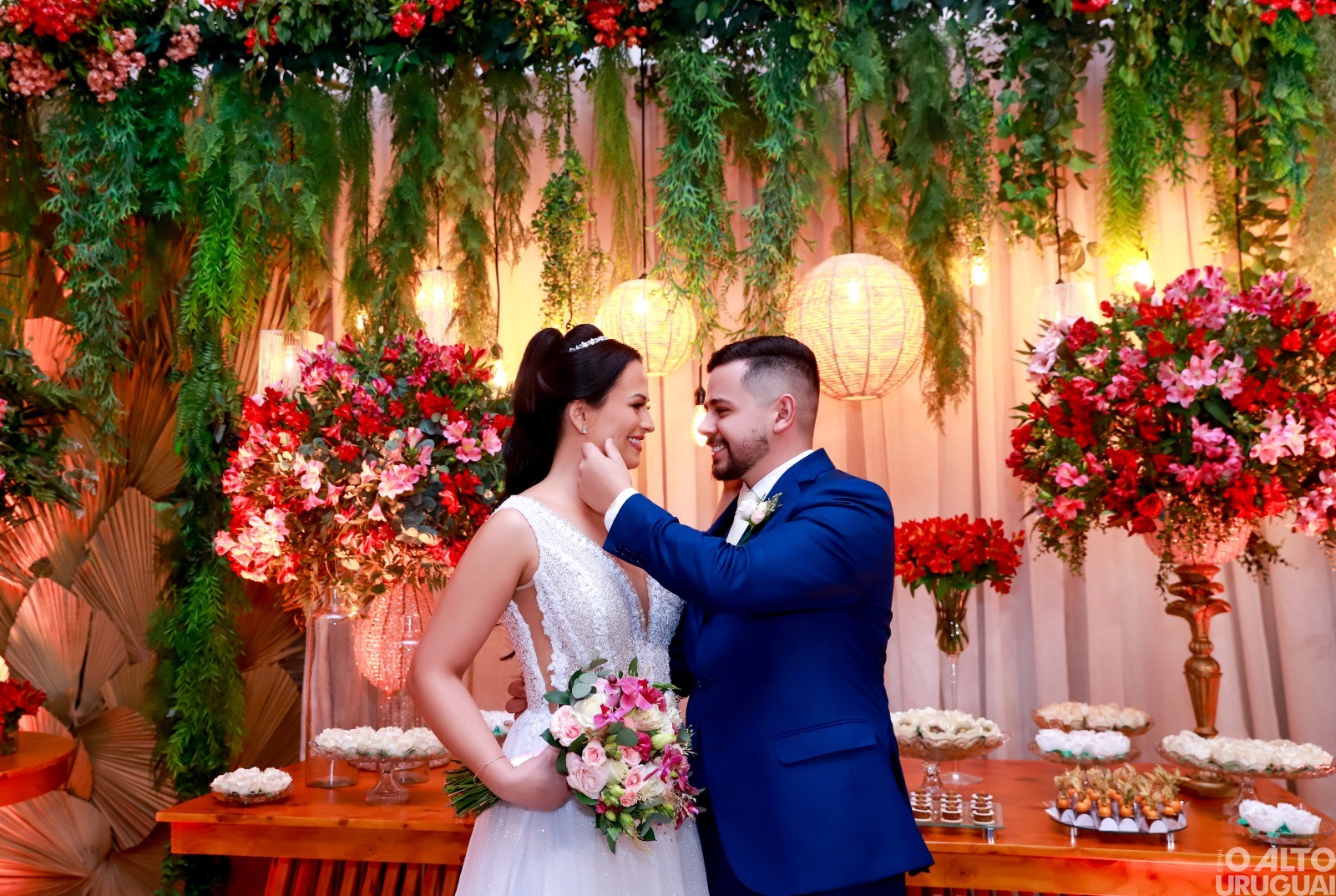 Vanessa Piton e Guilherme Barcarolo Ribeiro trocaram alianças em linda cerimônia na Catedral de FW