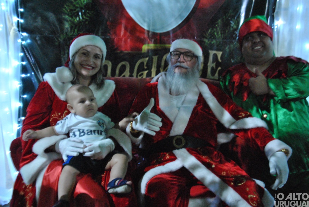 Magia de Natal reúne comunidade em Palmitinho