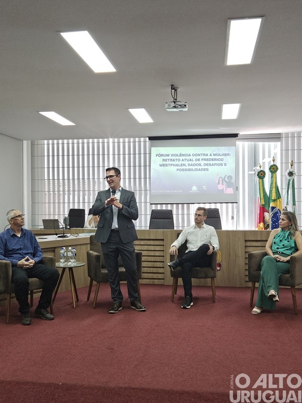 Presidência da Câmara e Procuradoria da Mulher de FW promovem fórum na Câmara