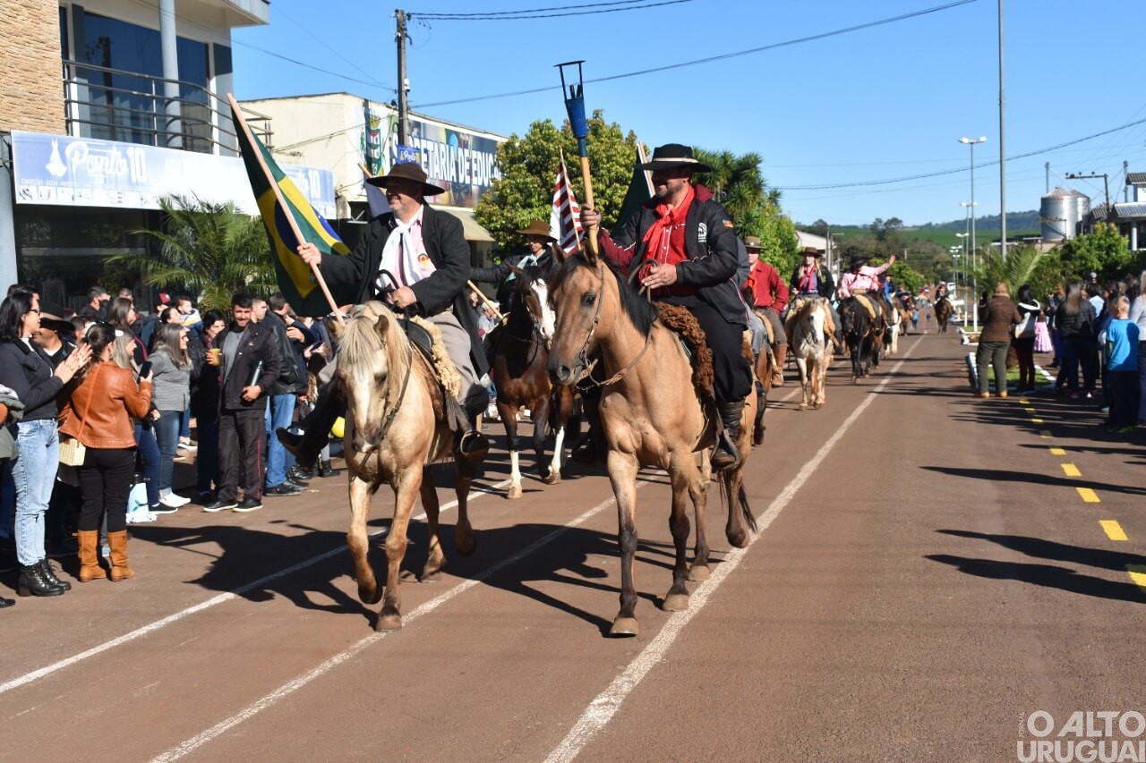 Cristal do Sul celebra Semana da Pátria e abre Semana Farroupilha