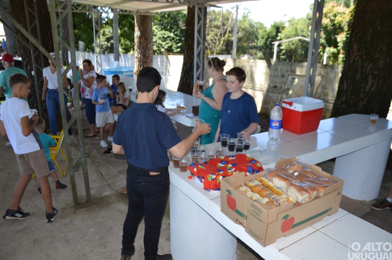 Integrantes do Aeroclube de FW realizam ação de Natal com voos panorâmicos