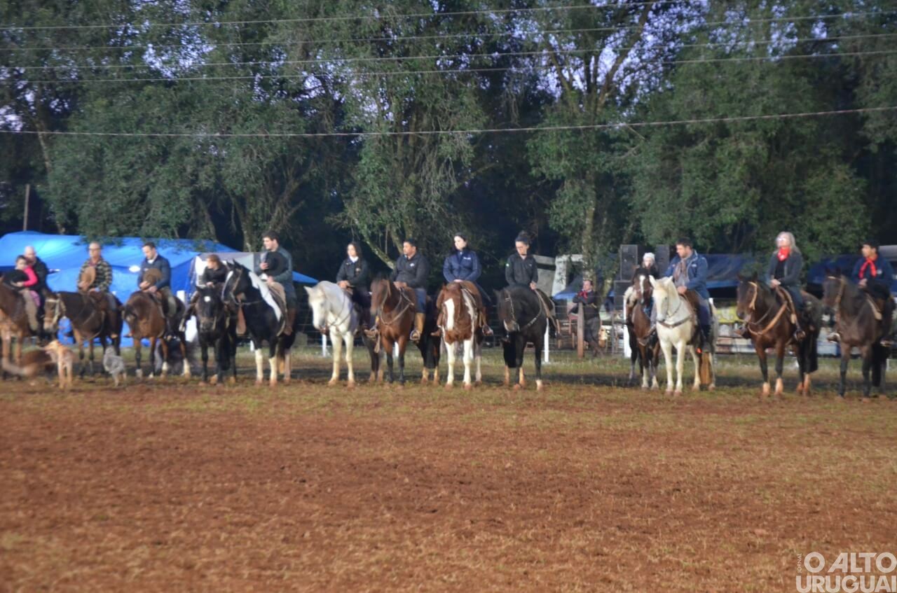 Oração da Ave-Maria marca abertura oficial do Rodeio Crioulo de FW