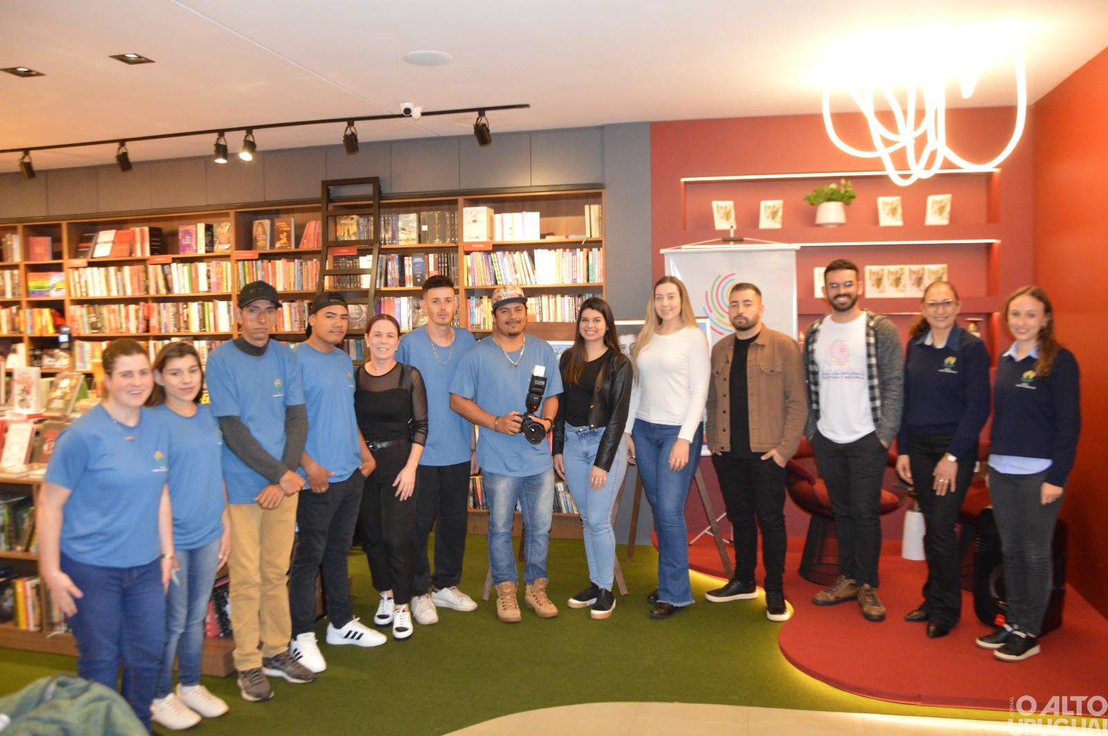 Apae-FW promove exposição fotográfica