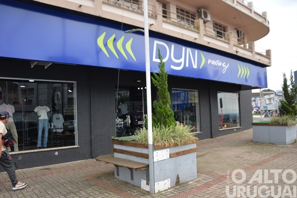 Loja DYN faz lançamento de marca própria em FW