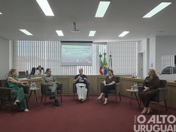 Presidência da Câmara e Procuradoria da Mulher de FW promovem fórum na Câmara