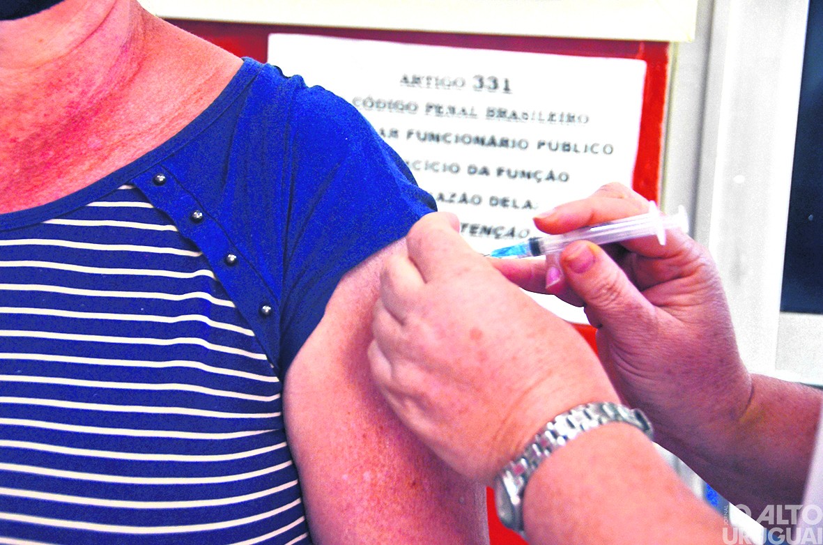 Incidência de Covid-19 grave é até 3 vezes maior entre não vacinados