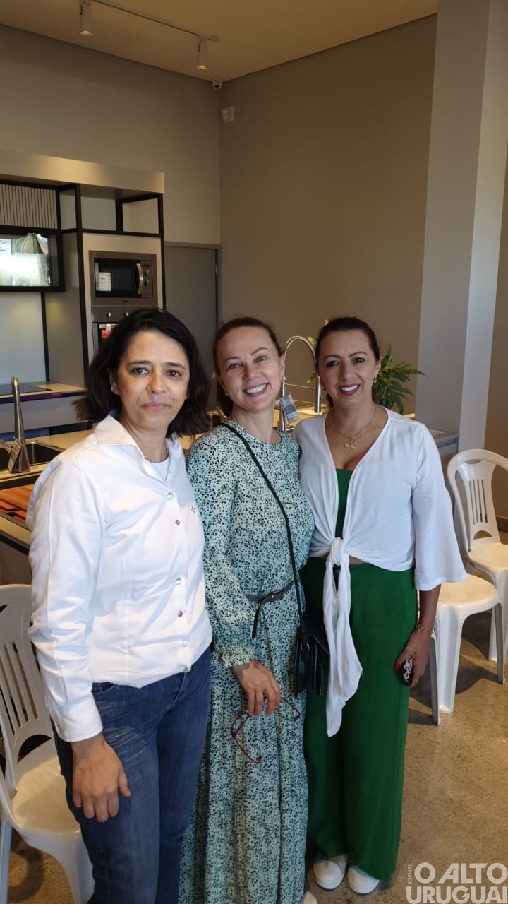 Núcleo da Mulher Empreendedora realiza reunião com visita à empresa
