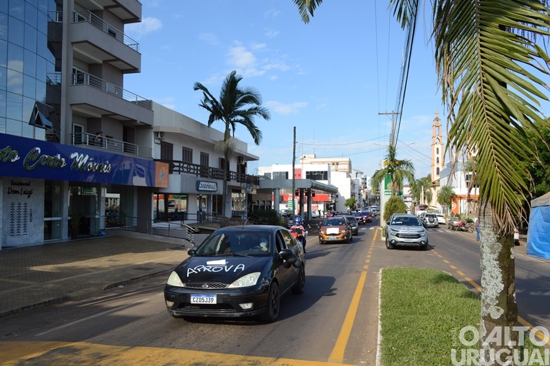 Profissionais de enfermagem promovem carreata