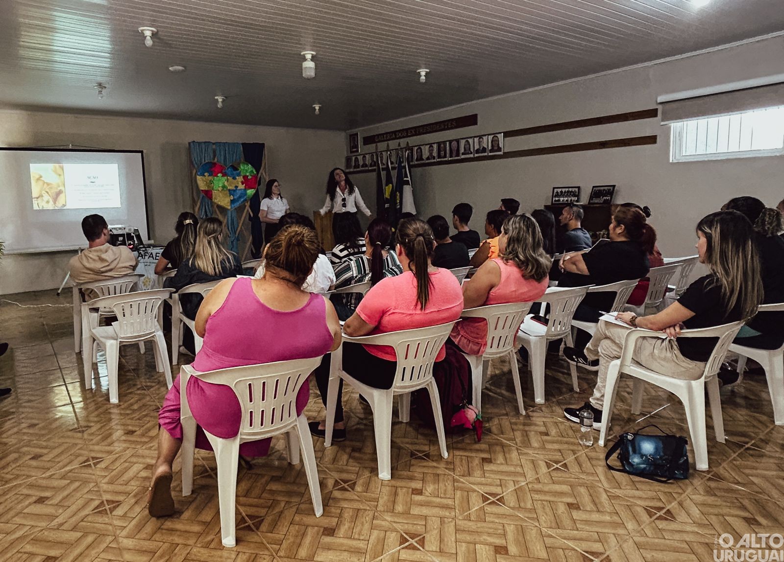 Prefeitura de Seberi realiza encontro com pais e familiares de crianças e jovens com TEA