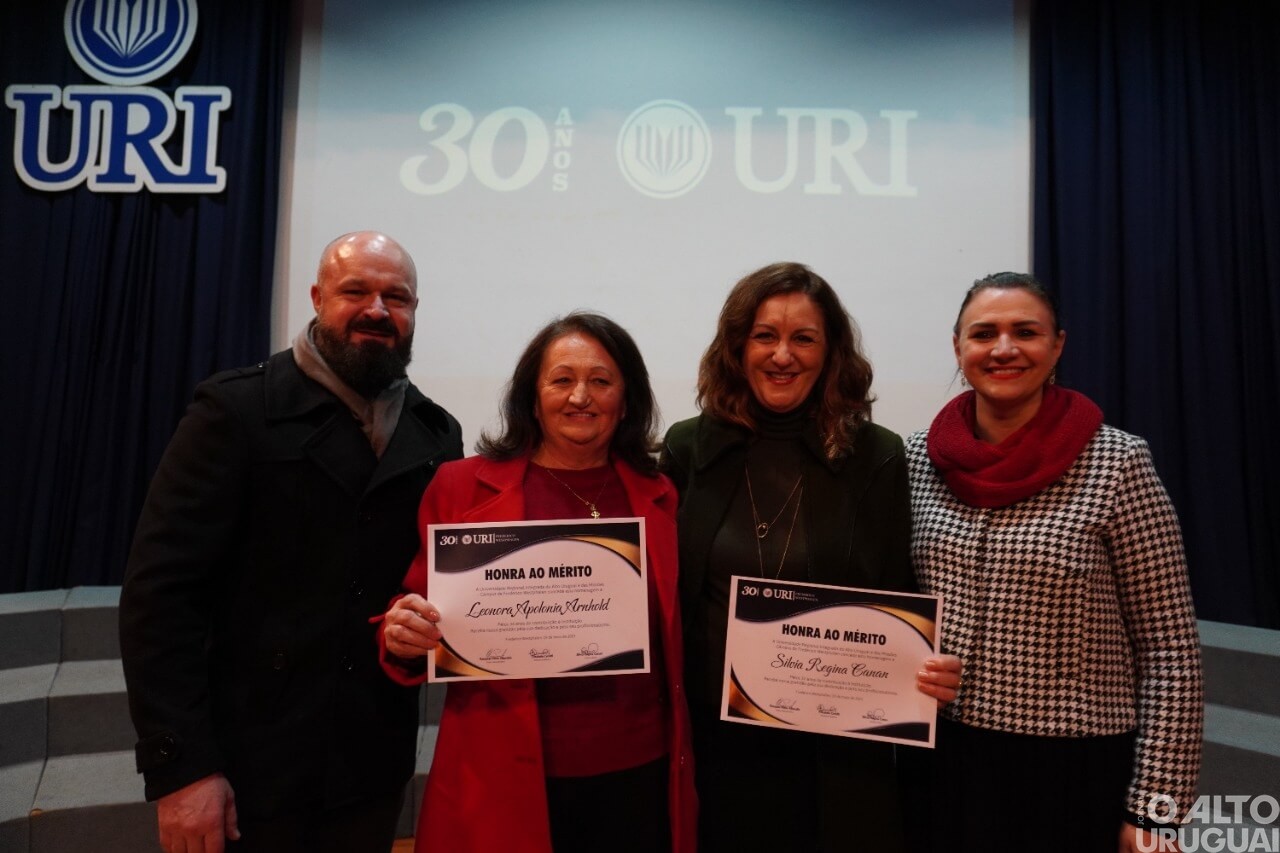 URI/FW marca aniversário com homenagens aos funcionários