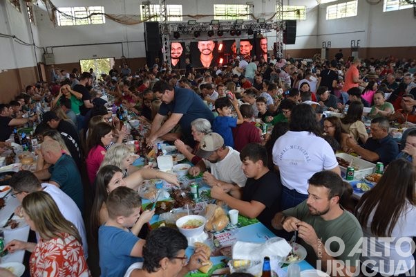 Festa do São Miguel do Braga reúne centenas de pessoas