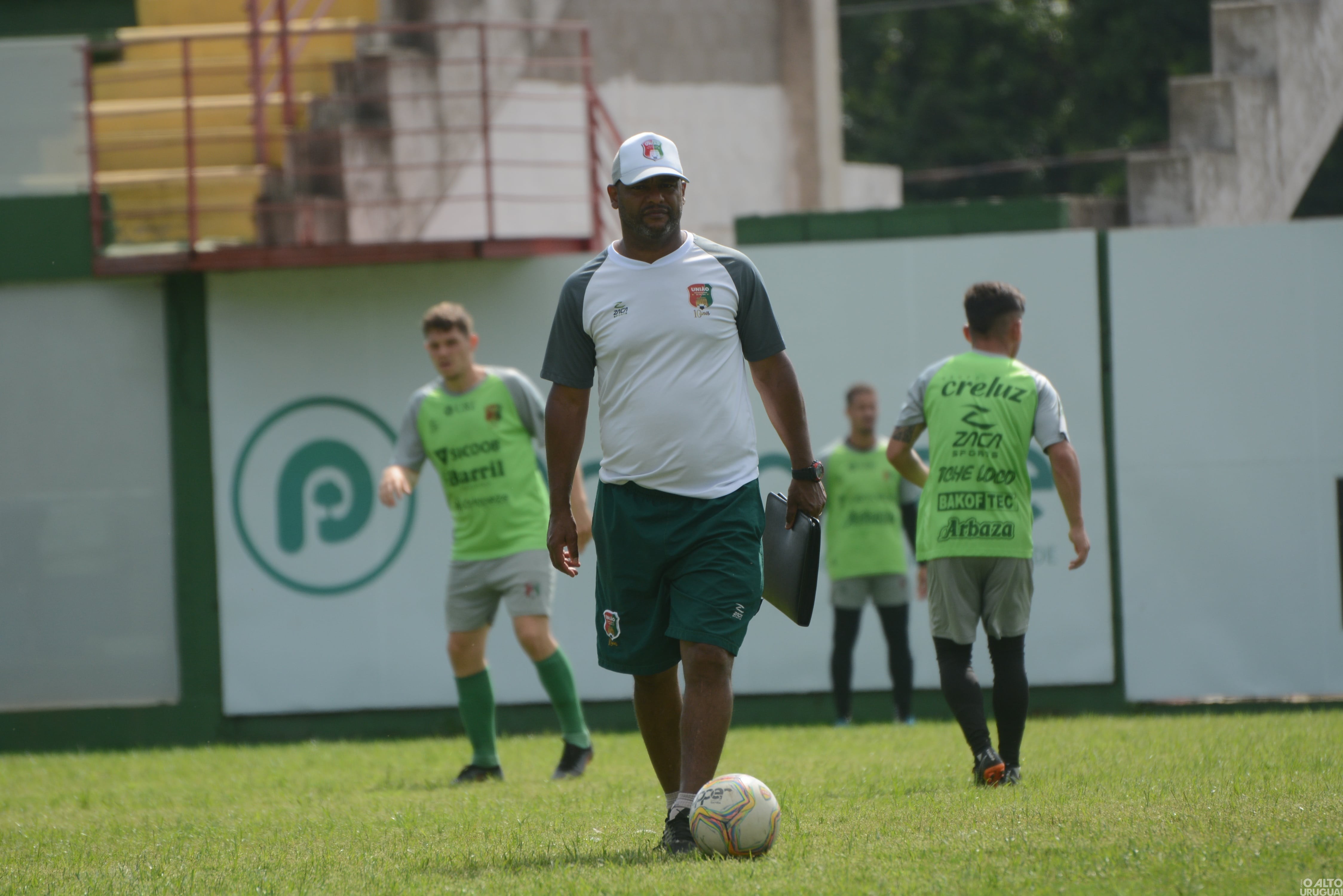 Daniel Franco renova com União Frederiquense