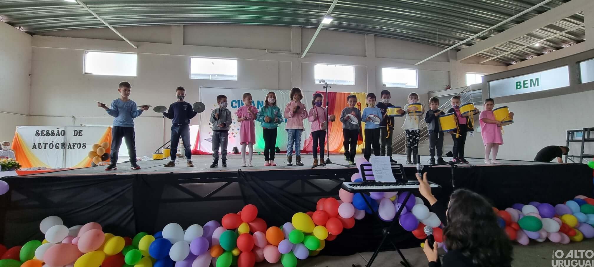 Taquaruçu do Sul: Ciranda Literária homenageia crianças, professores e funcionários públicos