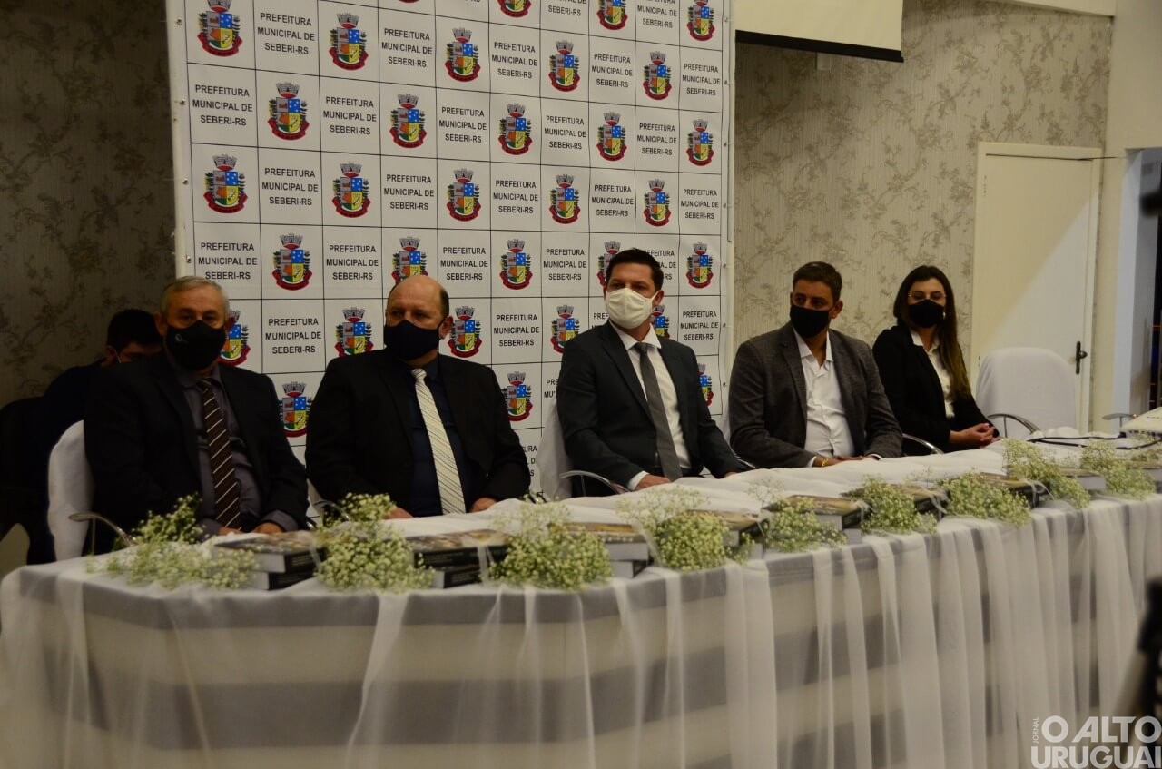 Lançamento de livro marca abertura das festividades dos 62 anos de Seberi