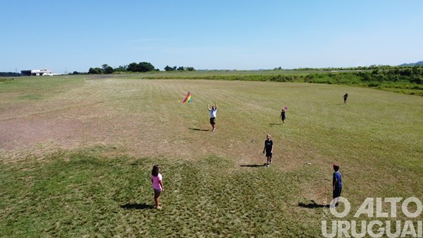 “Ventos de alegria” deixam colorido o céu de FW