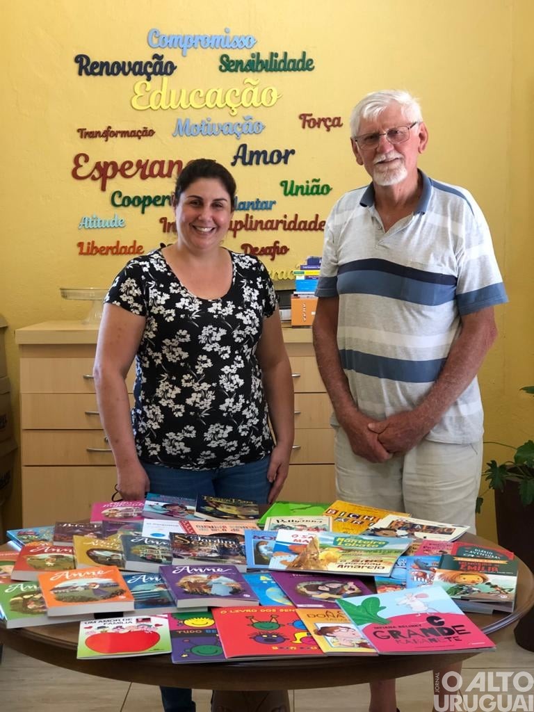 Escritor de Erval Seco reverte dinheiro de prêmio em doação de livros